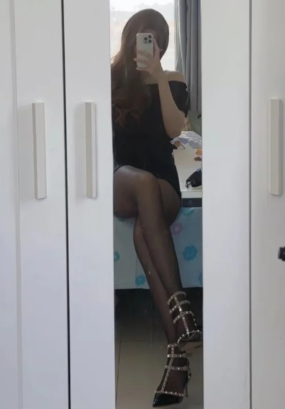 长腿服务型性感少妇
