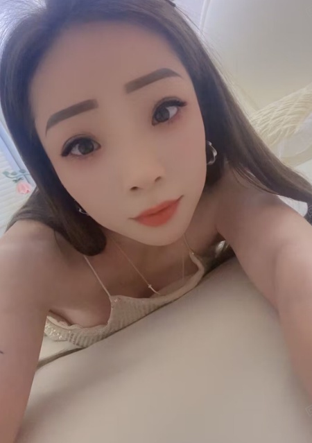肤白貌美小巧玲珑少妇
