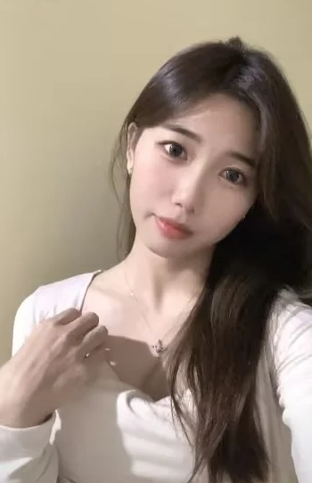 绝对漂亮大长腿美女