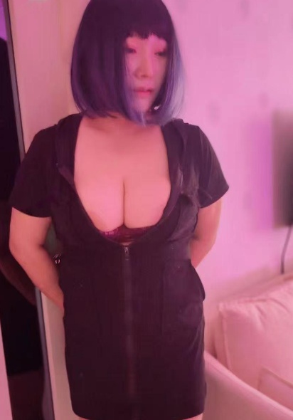 sm三通巨乳小骚妇