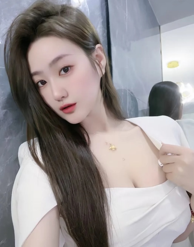 温柔型身材好的小美眉