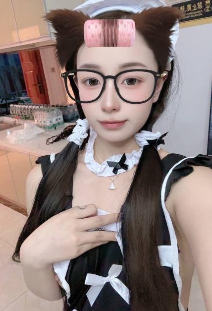 武侯粉嫩小白兔琪宝