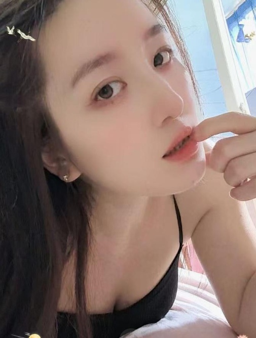 风骚大胸小姐姐