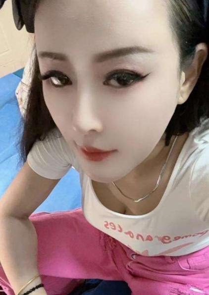 纹身美少妇