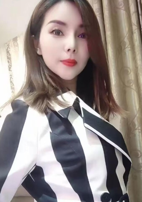 黑丝控少妇