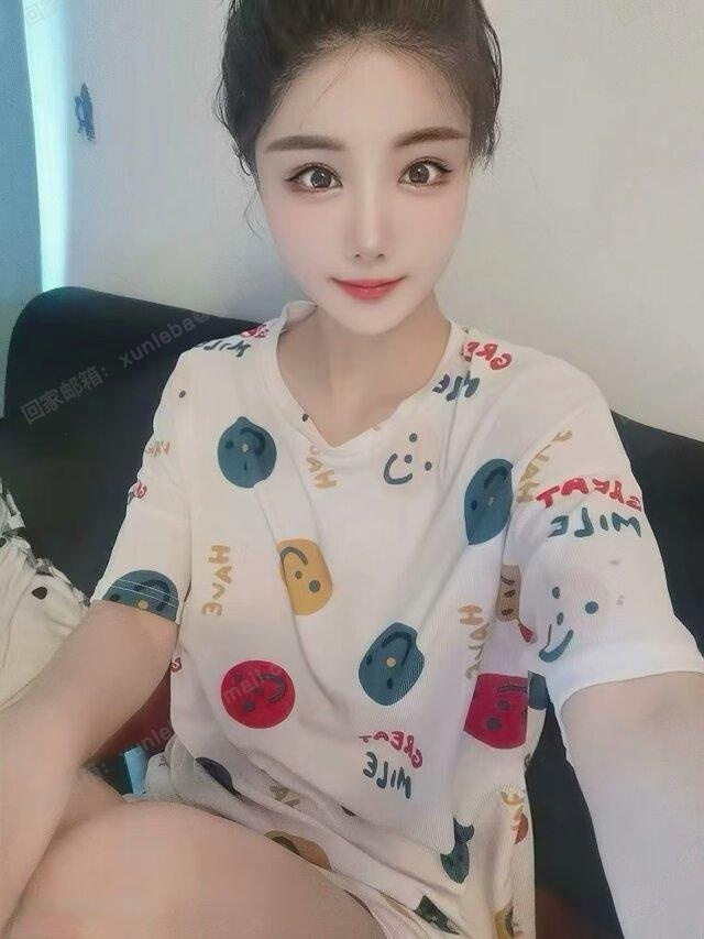 清纯美乳女友绾绾