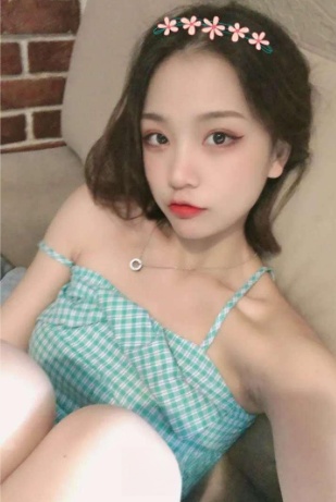 温州看似清纯反差小骚货
