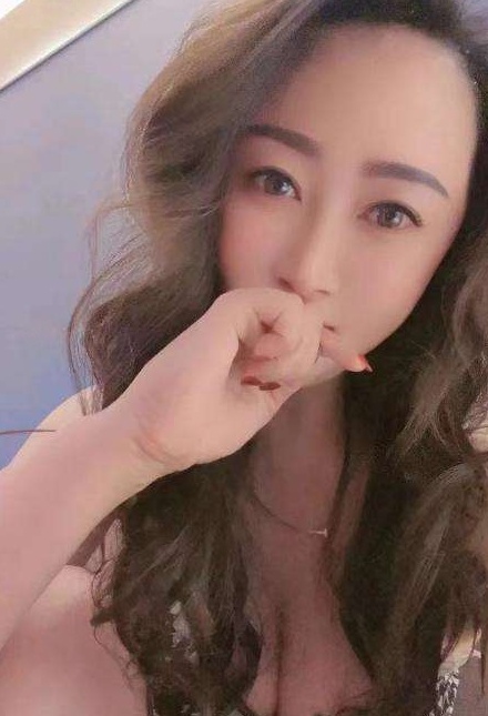 瑶海大胸靓女