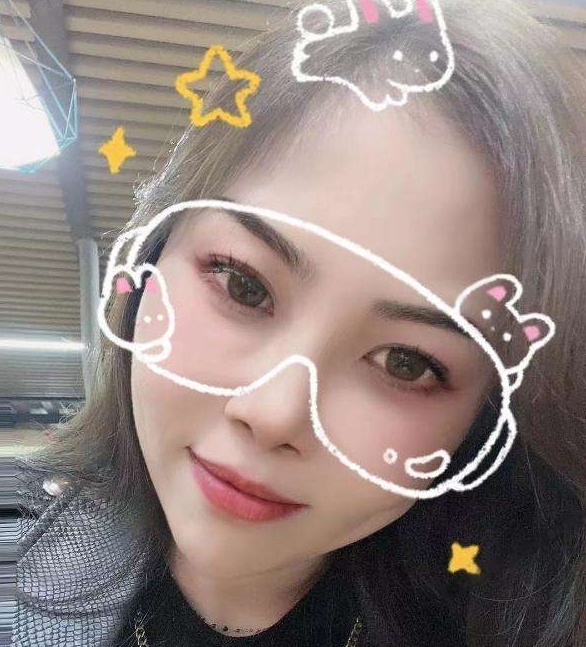 奥韵康城点烟小嫂子