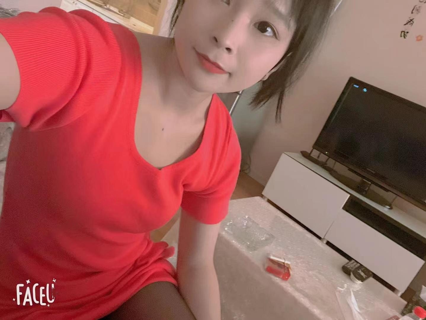 保税区轻轨站对面