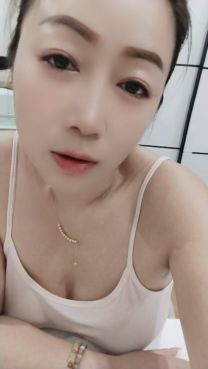 王府勾魂少妇