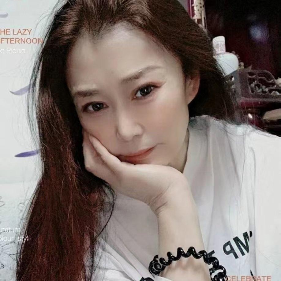 三刷过得红星街小姐姐