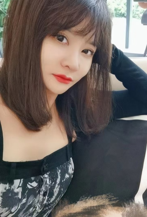 黑丝小骚妹希希