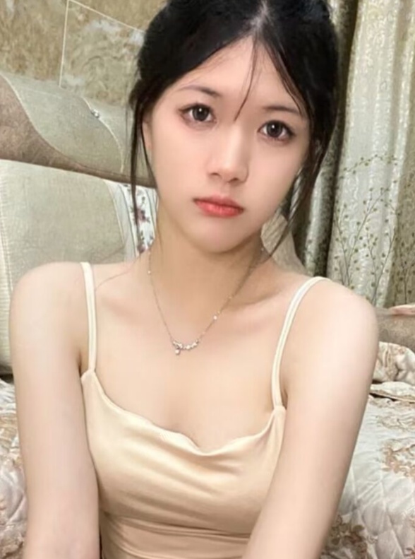 湖州妹子有制服会喷水