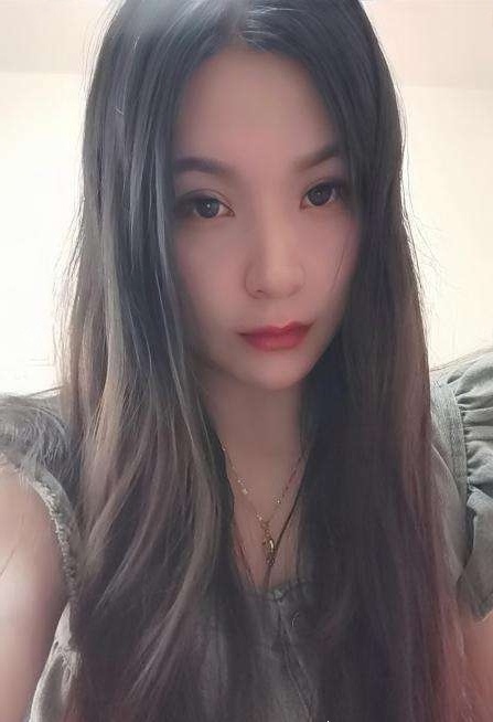 汉口火车站小女人