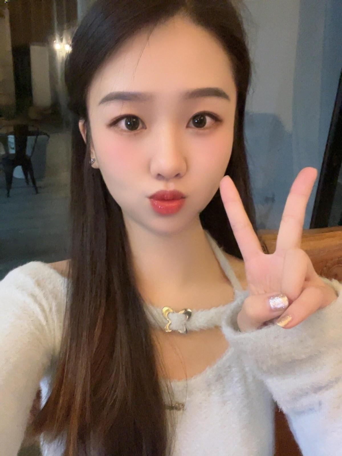 鹿城妩媚薇薇