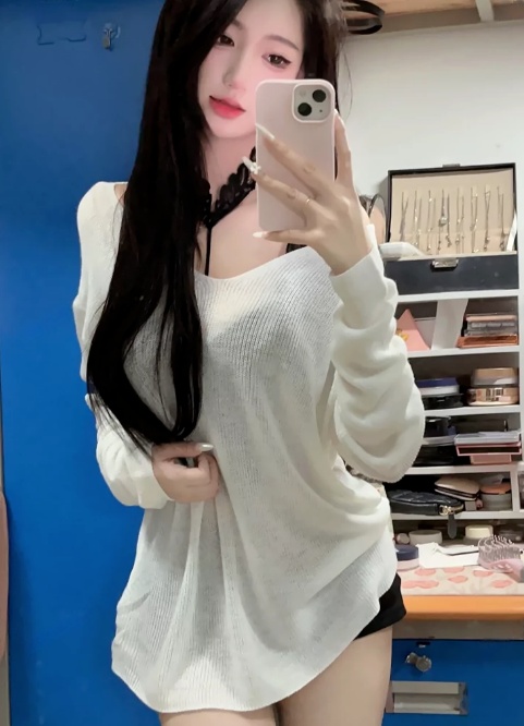 前凸后翘性感黑丝御姐