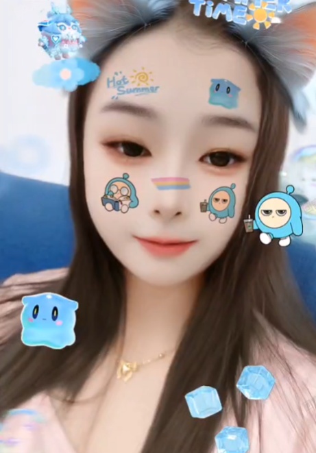 温柔可爱的小姐姐