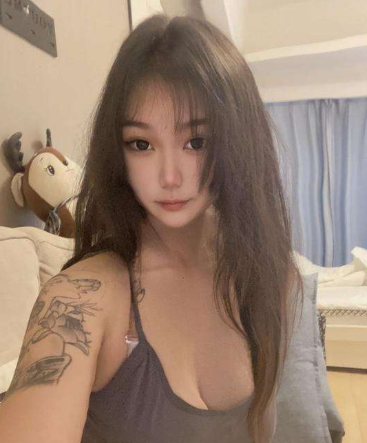 可爱兼职大胸小妹