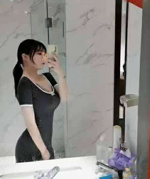 汉口年轻的月月