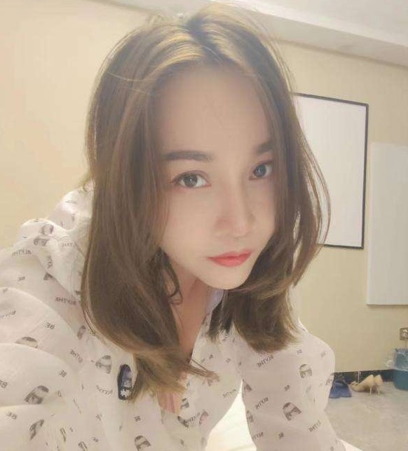 长腿韵味小少妇