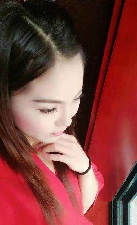 健谈的巨熊姐姐