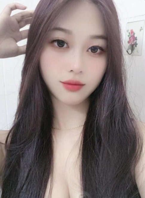 性感嫩妹刚下海兼职温顺可调教