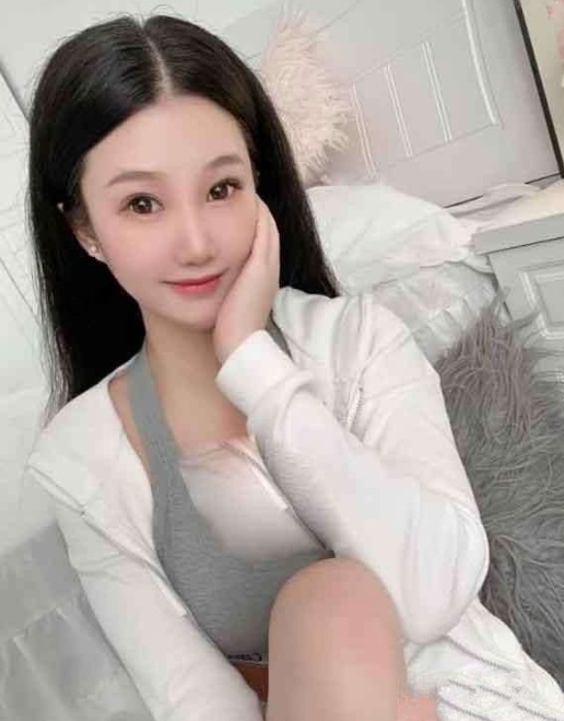 美丽动人猫小妹