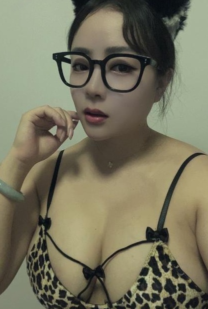 再战徐汇大奶妹