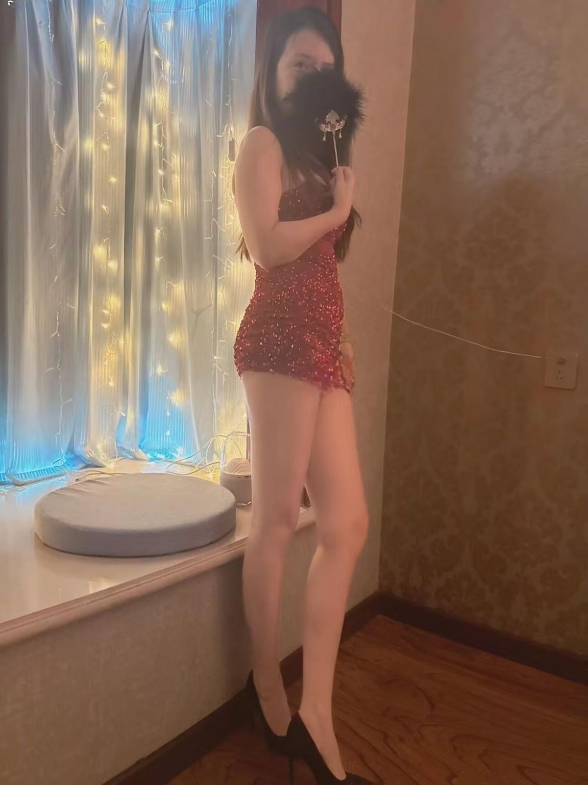 超长服务中项美女