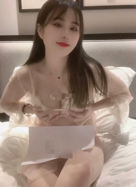 白嫩软乎小少妇