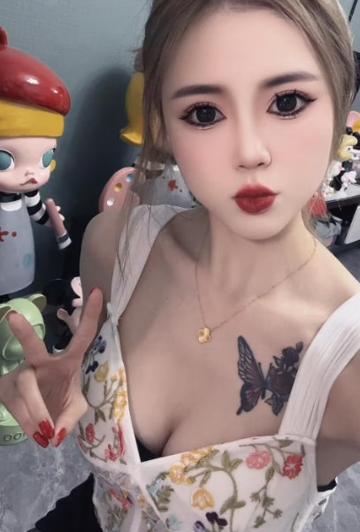 大个白净骚女