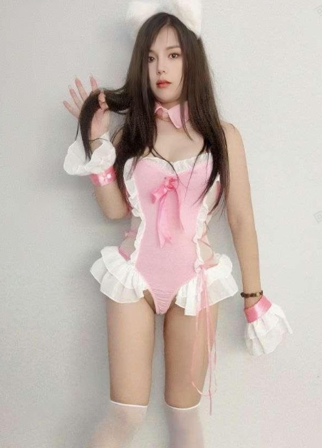 金水性感翘臀妹子芳芳