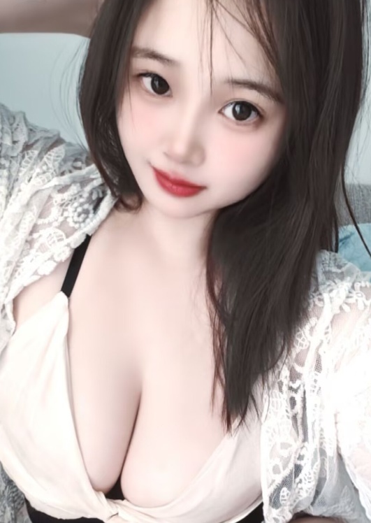爆乳水磨川妹珑珑