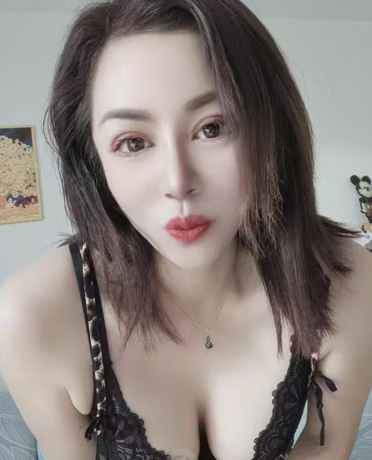 金湾热辣美少妇琪琪
