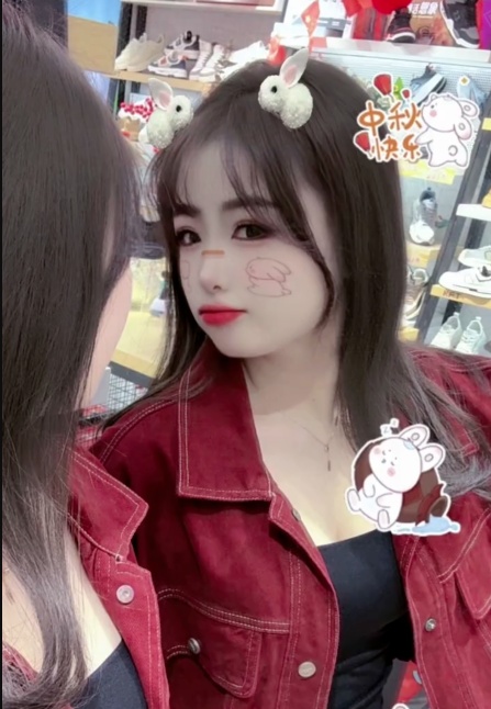 鞋店兼职小姐姐