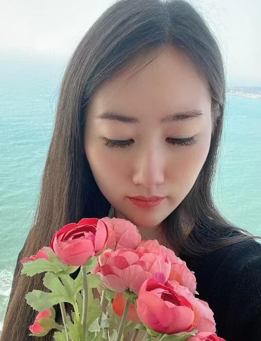 深圳龙华教师香香