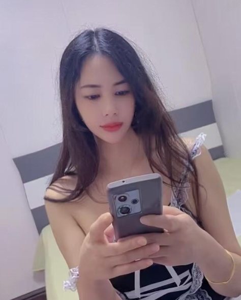 丰满圆润小姐姐安然