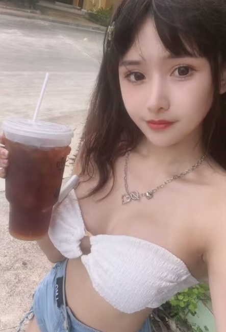 兼职长腿c奶蜜臀美女