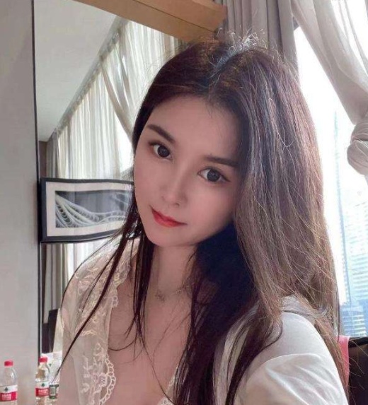 滨江风骚主动妹子