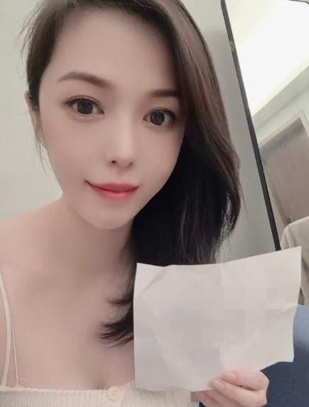 武侯大长腿依灵