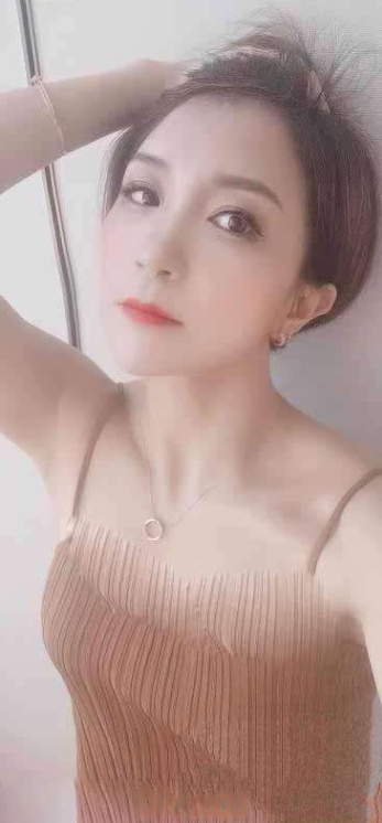 气质短发女