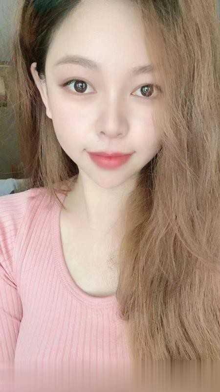 体验S型身材小艾