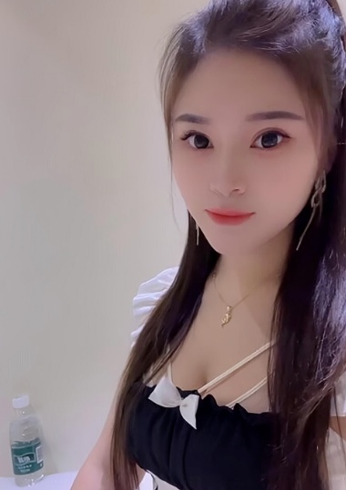 文静女孩清纯可爱非常有感觉