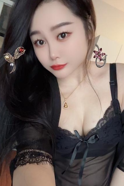 肤白风骚小骚货