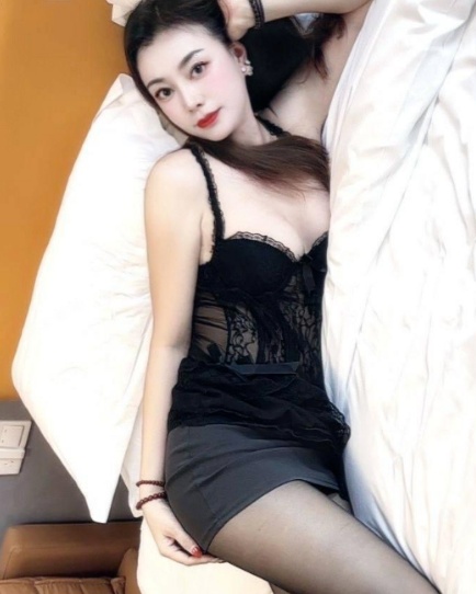 黑丝兼职翘臀粉嫩紧凑会喷汁