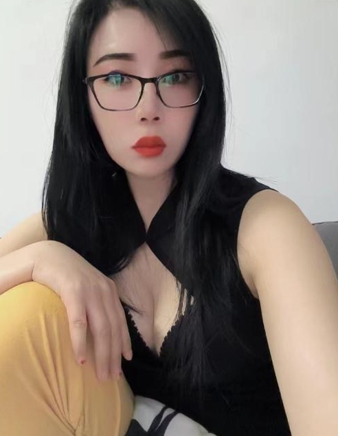 宝通寺眼镜少妇米儿