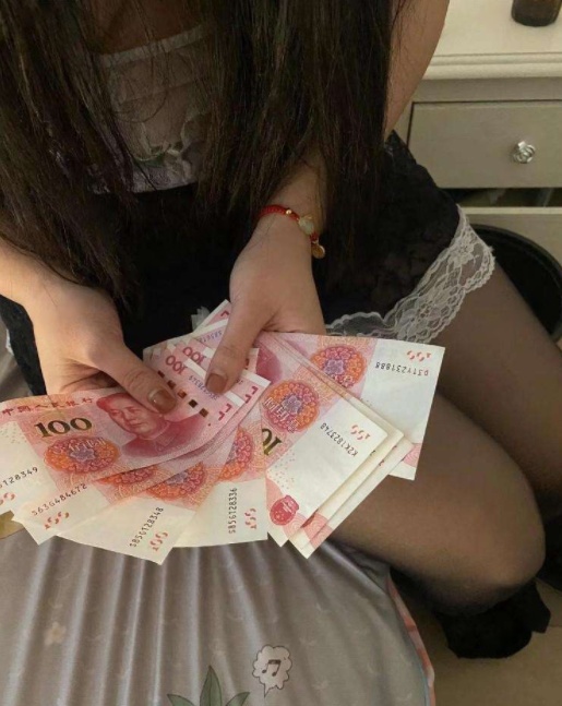 张家港丰满小姐姐