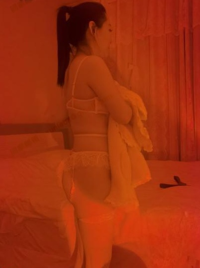 白丝韵味姐姐