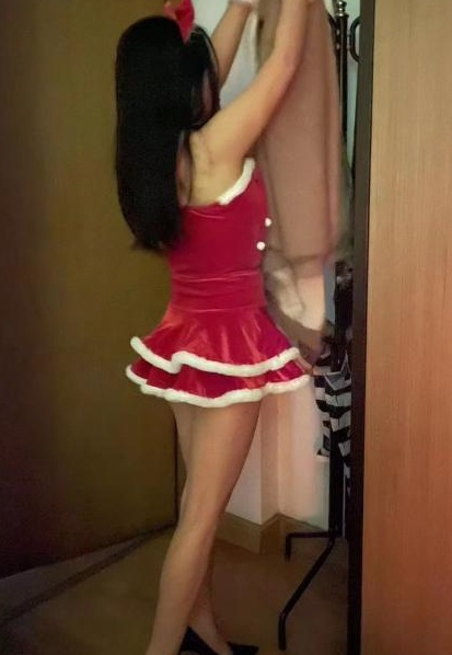 海珠圣诞装少妇